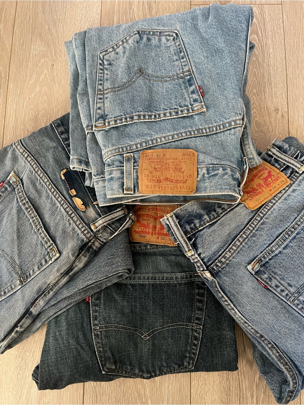 BUNDLE ✨ VTG LEVIS Size Waist 34 - 4 pairs